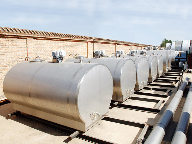 Direct cooling milk tank