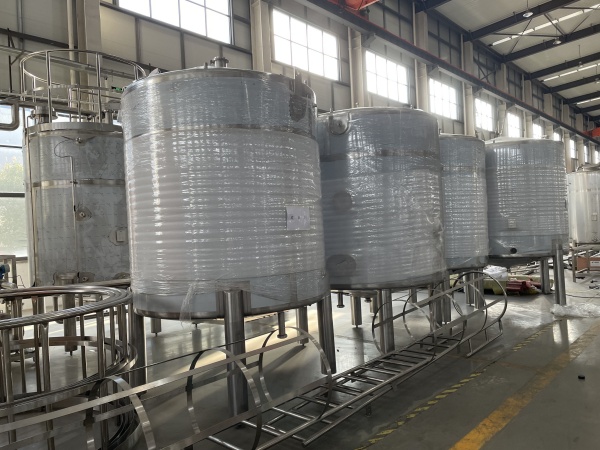How to choose a right stainless steel mixing tank? A Practical Selection Guide
